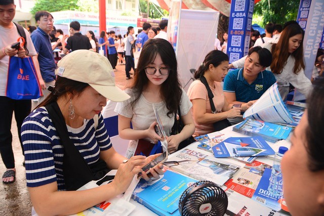 THẬN TRỌNG ĐỂ KHÔNG BỊ "MẮC BẪY" ĐIỂM SÀN XÉT TUYỂN