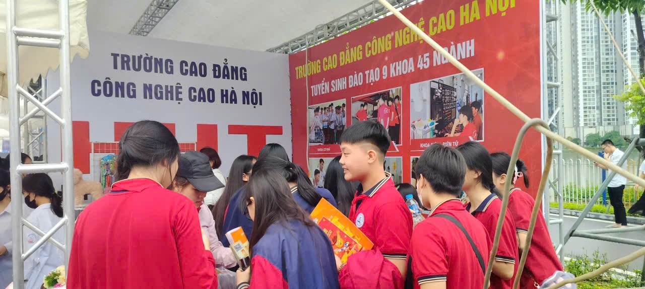 GỠ VƯỚNG TUYỂN SINH GIÁO DỤC NGHỀ NGHIỆP