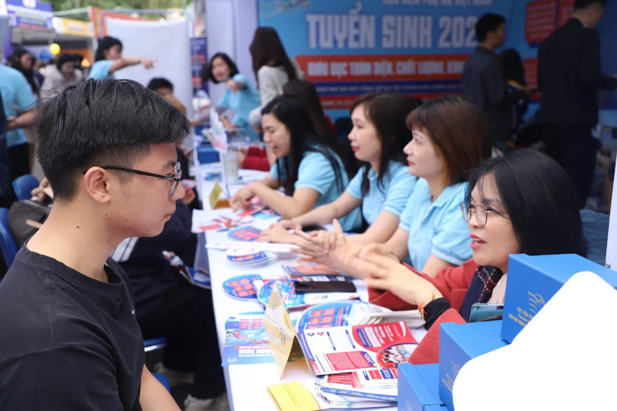 GIỚI HẠN SỐ NGUYỆN VỌNG XÉT TUYỂN: GIẢM "ẢO" TRONG TUYỂN SINH