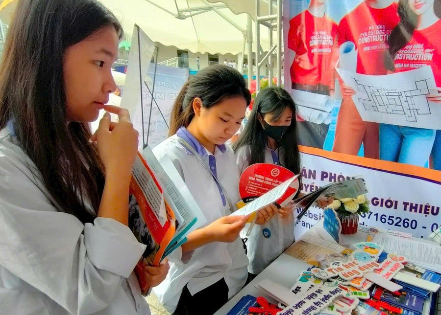 XOAY XỞ BỔ SUNG TUYỂN SINH TRƯỜNG NGHỀ