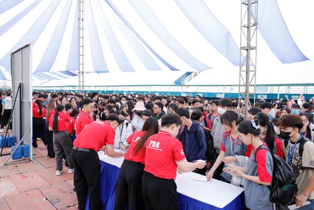 MINH BẠCH ĐỂ THÍ SINH CHỦ ĐỘNG LỰA CHỌN
