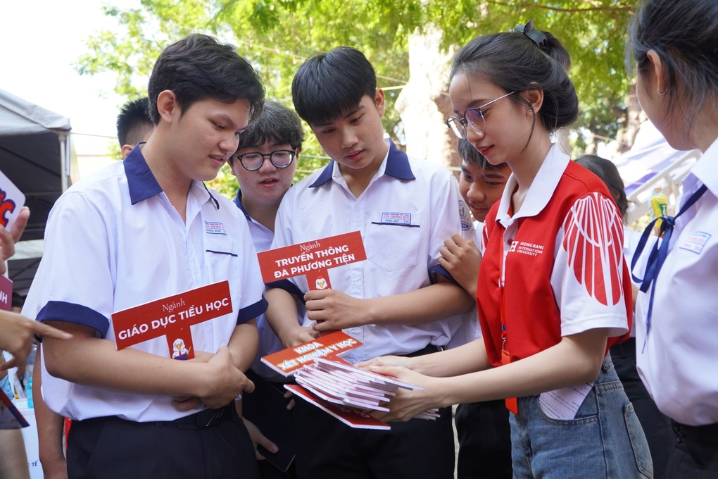 THAY ĐỔI LỚN TUYỂN SINH SƯ PHẠM 2026: BUỘC ĐẶT NGUYỆN VỌNG 1 ĐẾN 5