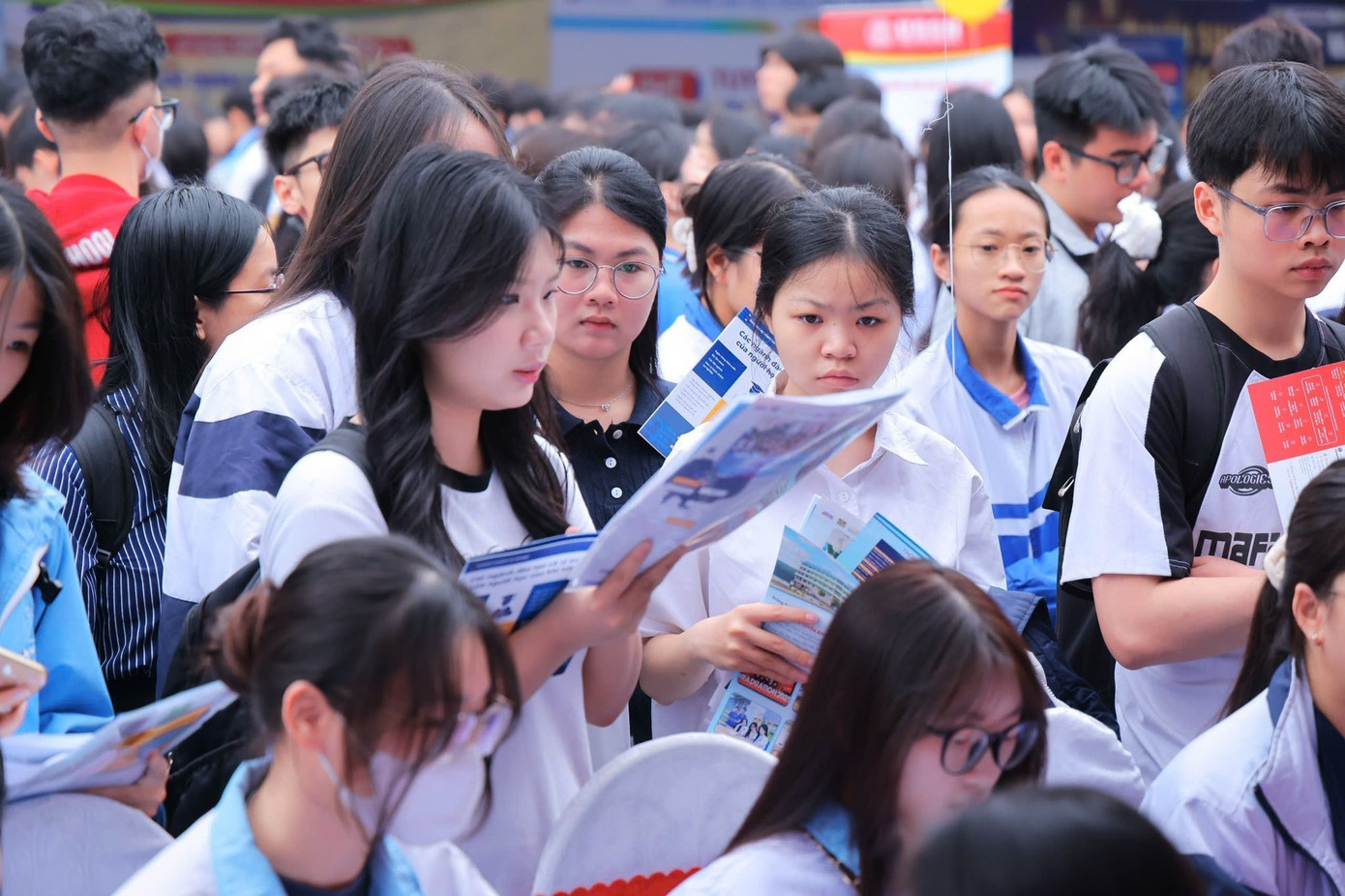 TUYỂN SINH ĐẠI HỌC 2026: NHỮNG BĂN KHOĂN TRƯỚC QUY ĐỊNH ĐIỂM SÀN