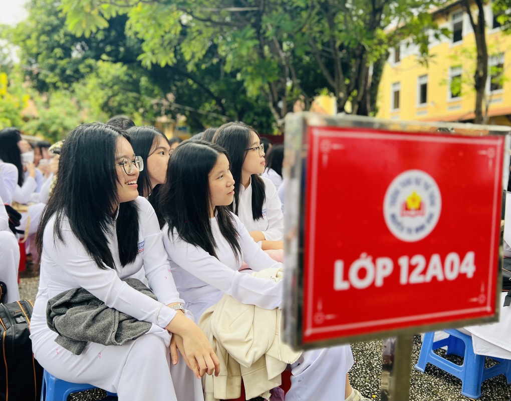 NHÌN LẠI LOẠT NGÀNH THÍ SINH ĐẠT 9,8 ĐIỂM/MÔN VẪN...RỚT