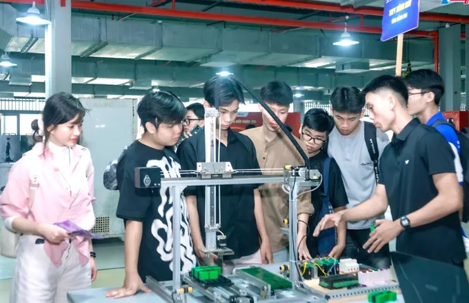 TUYỂN SINH ĐẠI HỌC NĂM 2026: NHIỀU ĐIỀU CHỈNH, THÍ SINH CẦN NẮM RÕ