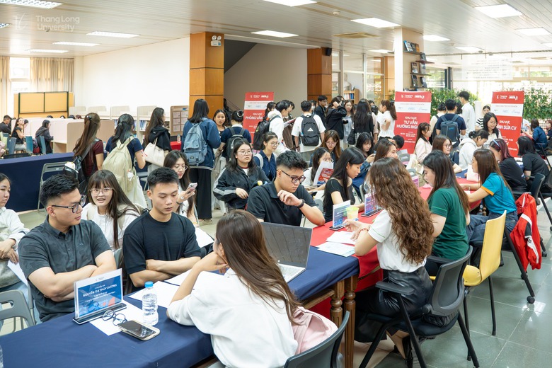 1 17761517361811761958562