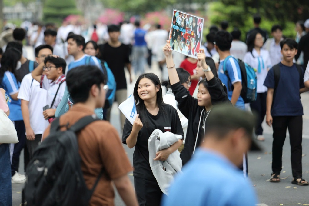 NGÀNH HỌC TỪNG CÓ ĐIỂM CHUẨN GÂY "CHOÁNG" TUYỂN SINH THẾ NÀO?