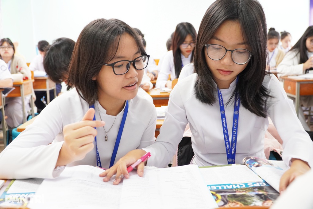 ĐỀ THI TIẾNG ANH TỐT NGHIỆP ĐỔI TRỌNG TÂM, THÍ SINH CẦN DỒN SỨC TĂNG VỐN TỪ
