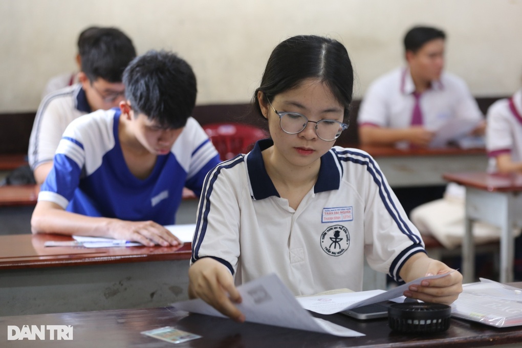 BỘ GD&ĐT LÀM RÕ QUY ĐỊNH "TRỌNG SỐ 1/3" MÔN TOÁN, VĂN KHI XÉT TUYỂN ĐẠI HỌC